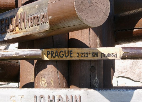 Do Prahy 2222km