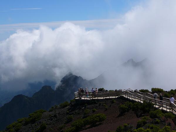 V doli sesbraj mraky